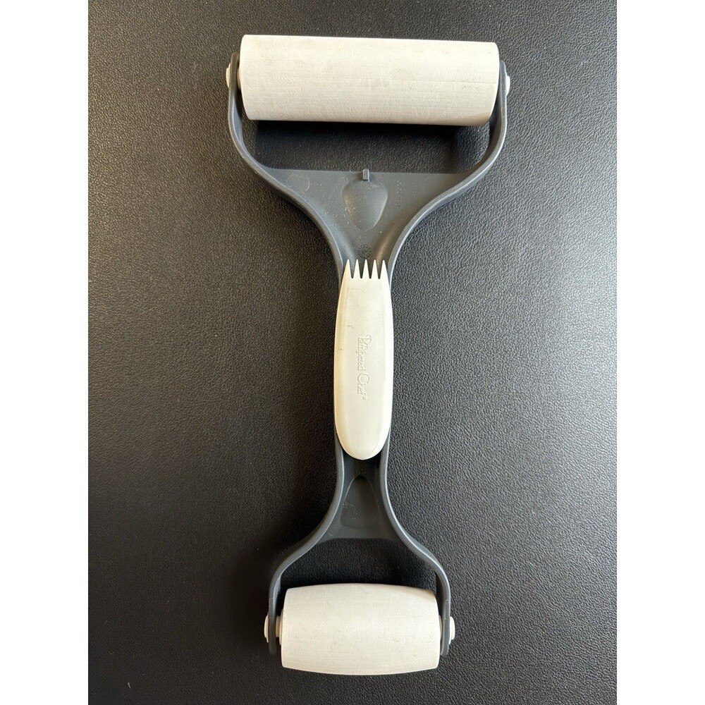 The Pampered Chef Bakers Roller Dual Rolling Pin #1485 No Box